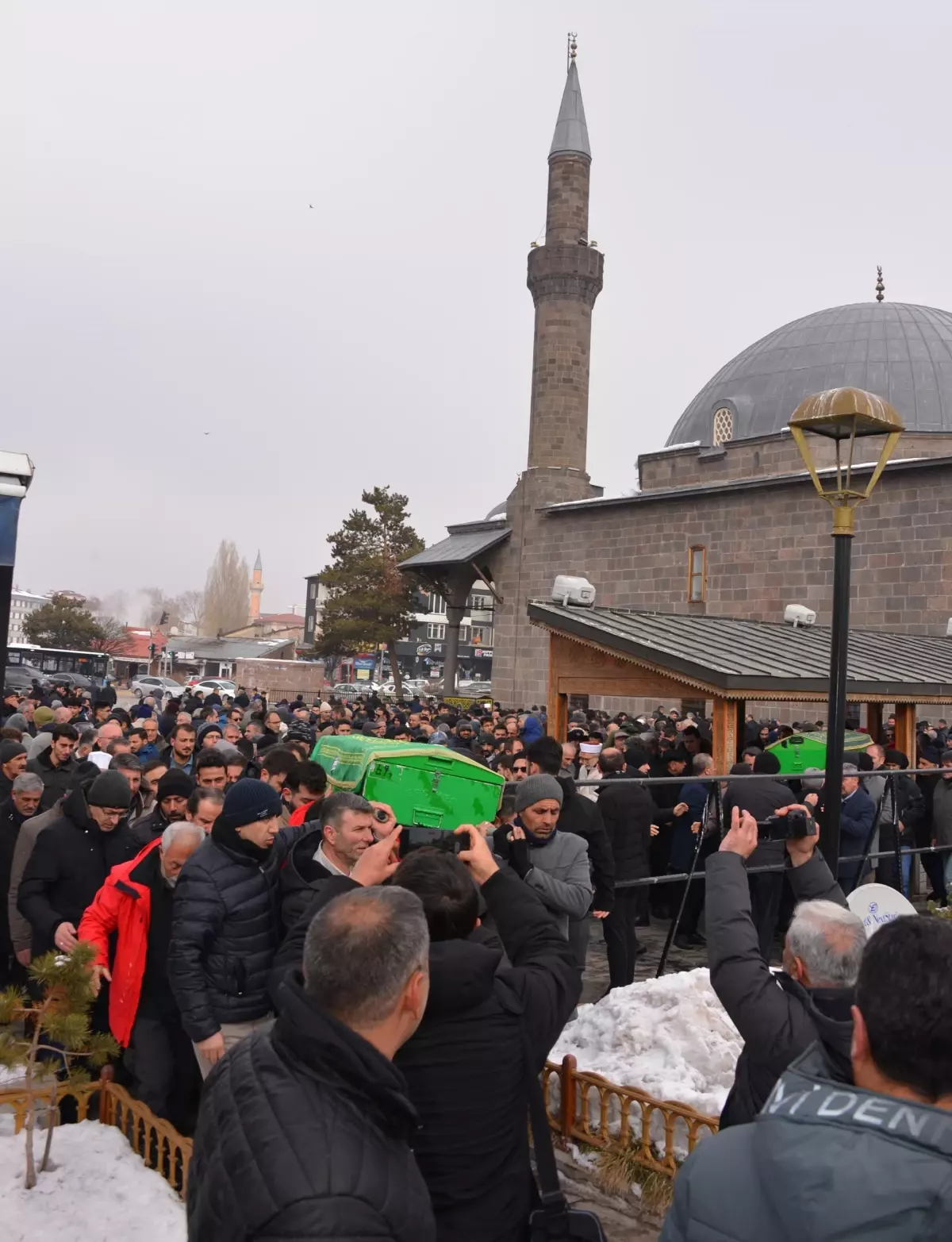 Karaçoban’da İmam Hatip Sobadan Sızan Gazdan Zehirlendi