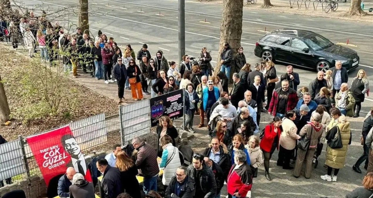 Almanya’da atılan imzalara konsolosluk el koyup yırttı